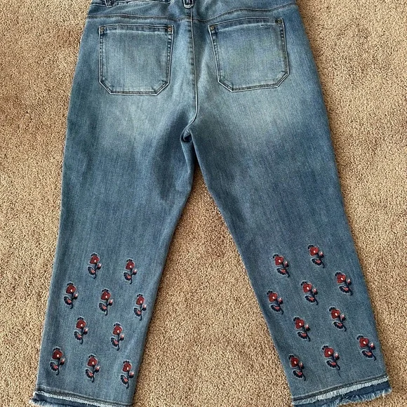 Democracy Flex-ellent Embroidered Women's Jeans- Size 14 - Picture 3 of 6